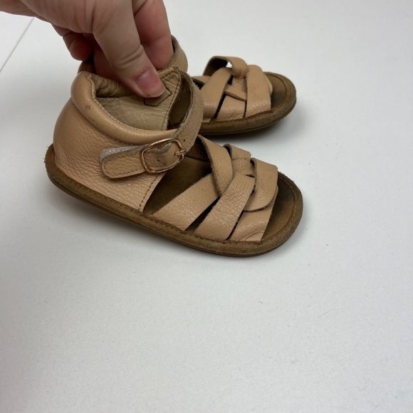 Little Bipsy Sandals in Tan Sz 5 - Picture 3 of 9